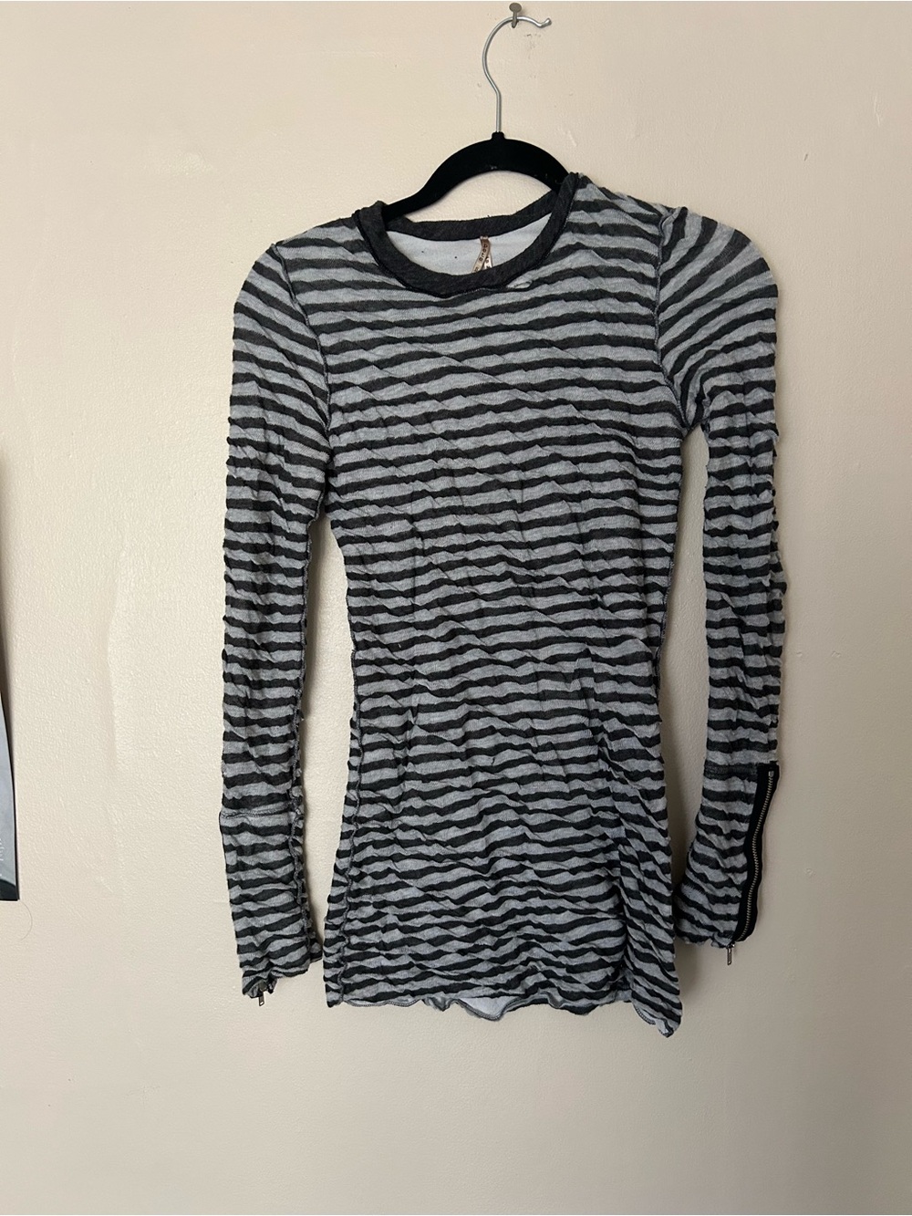PETE Striped Long-Sleeve Bodycon Dress - Black & Gray